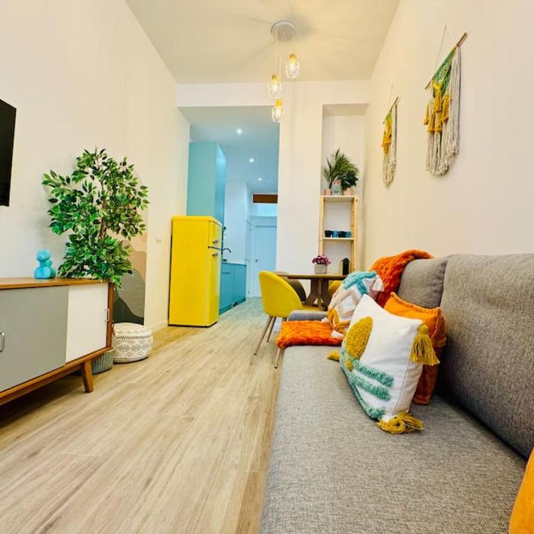 Color & Design next to Russafa SOHO - One-Bedroom Apartment - 30