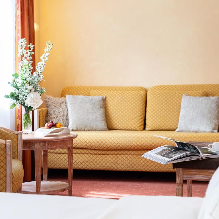 Hotel Restaurant Waldhaus - Dreibettzimmer mit Gartenblick - 9