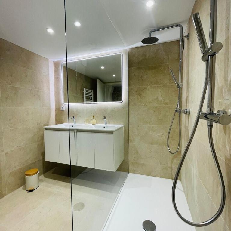 Casa Atypique - Appartement avec Douche - 38