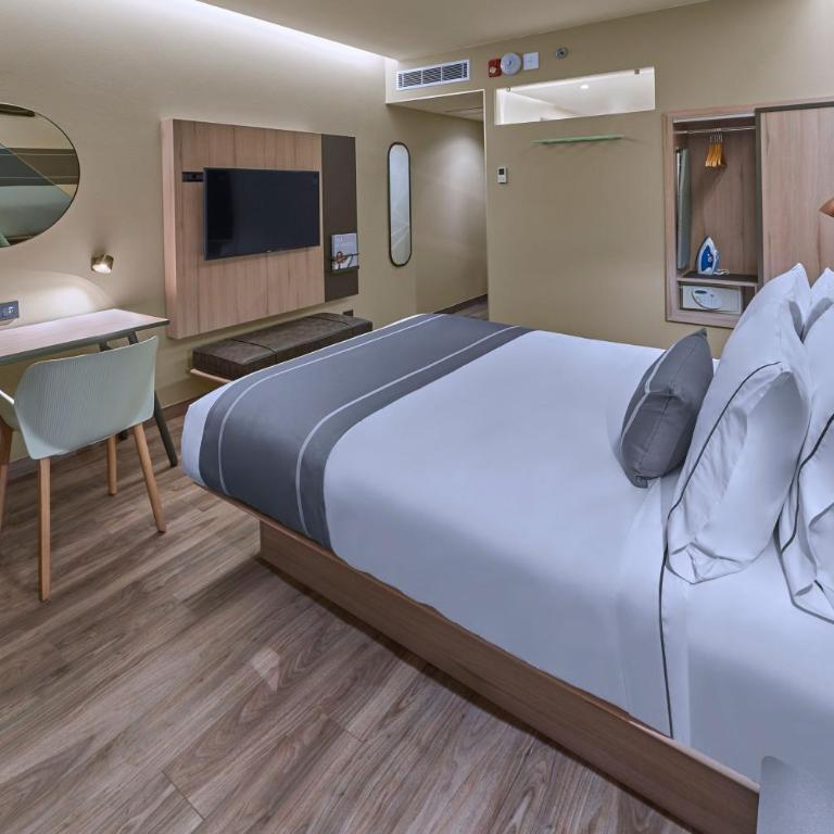 City Express Plus by Marriott Tijuana - Queen Room - 2