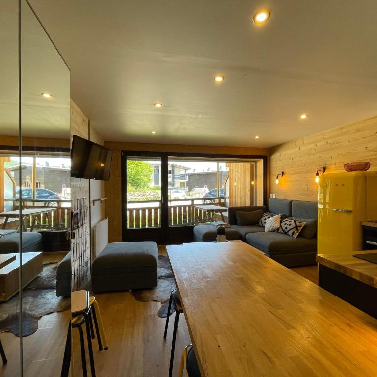 Homency - Résidence La Meije 5 - Two-Bedroom Apartment with Balcony - 10