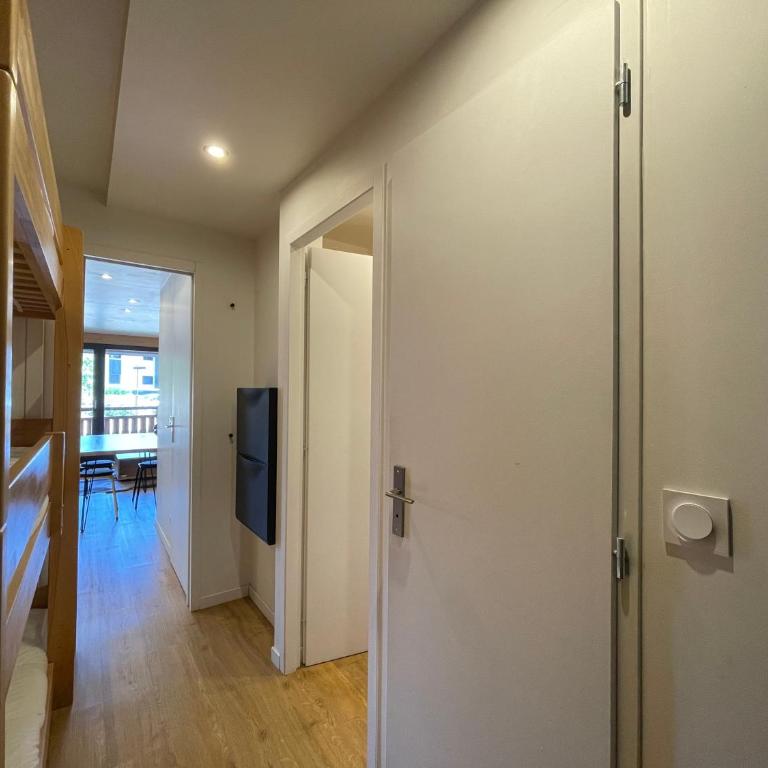 Homency - Résidence La Meije 5 - Two-Bedroom Apartment with Balcony - 7