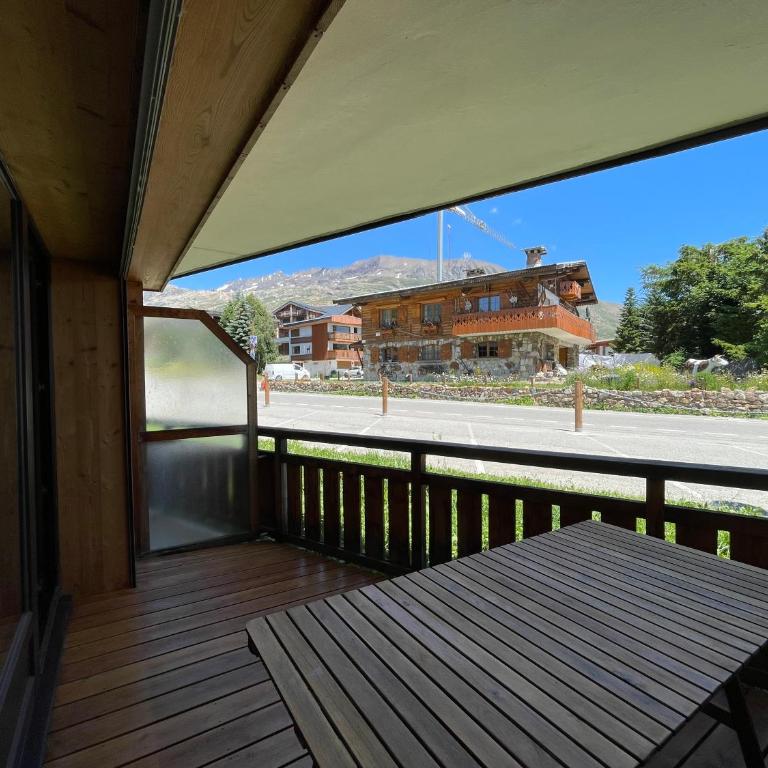 Homency - Résidence La Meije 5 - Two-Bedroom Apartment with Balcony - 6