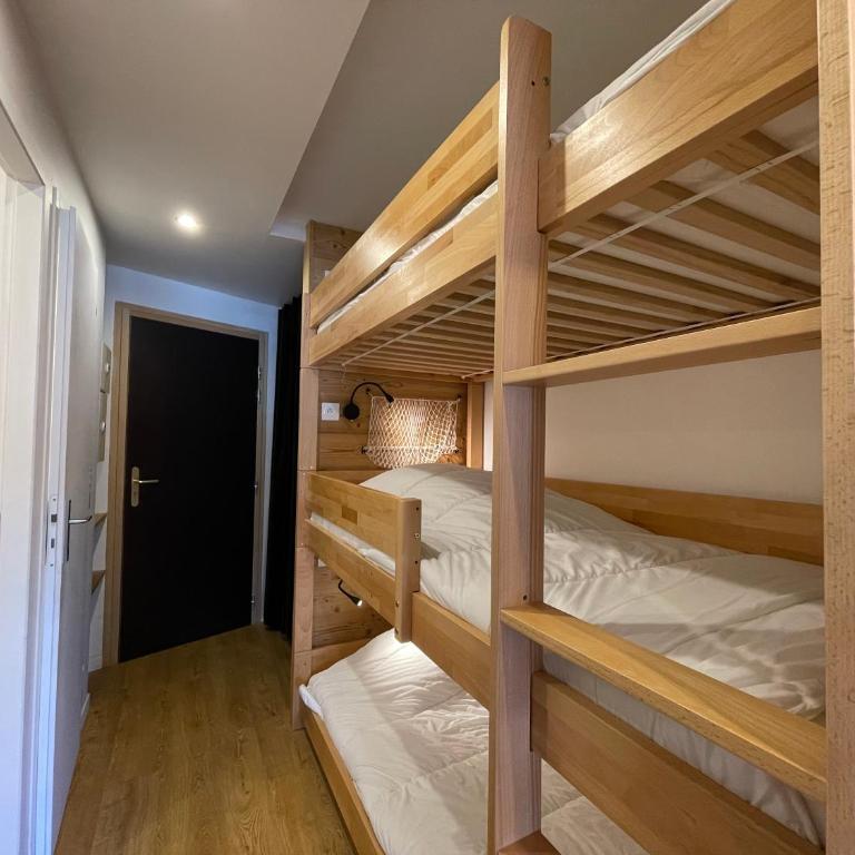 Homency - Résidence La Meije 5 - Two-Bedroom Apartment with Balcony - 4