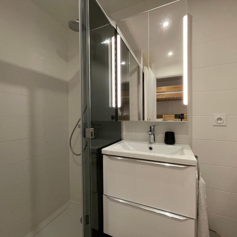Homency - Résidence La Meije 5 - Two-Bedroom Apartment with Balcony - 5