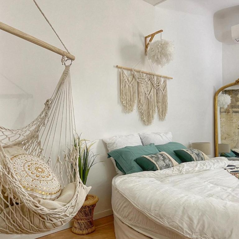 Bien-être au naturel, Love Room, Jacuzzi Sauna, Centre-Historique - One-Bedroom Apartment - 18