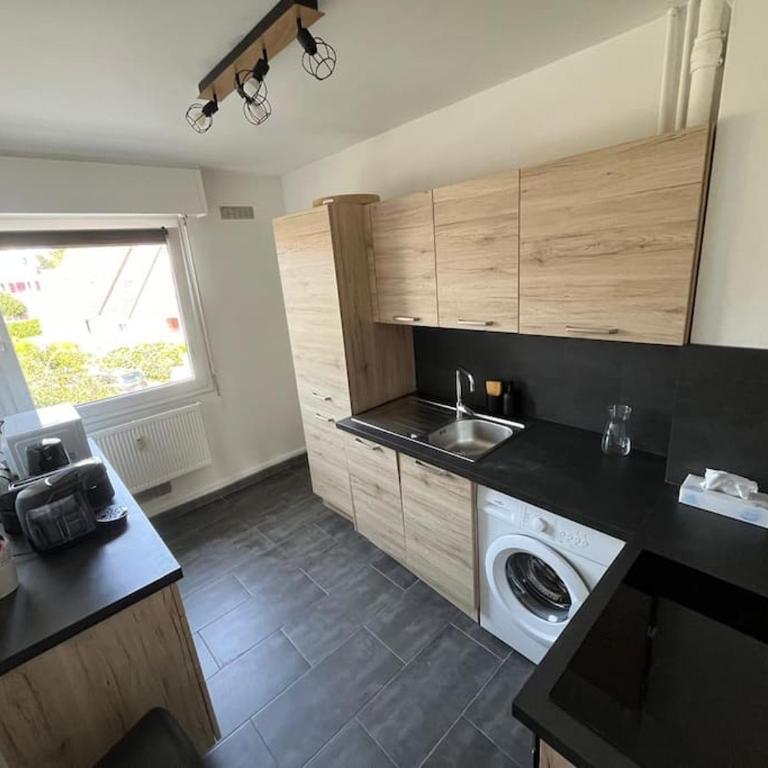 Appartement chaleureux, ensoleillé avec parking gratuit - Apartment mit 1 Schlafzimmer - 4