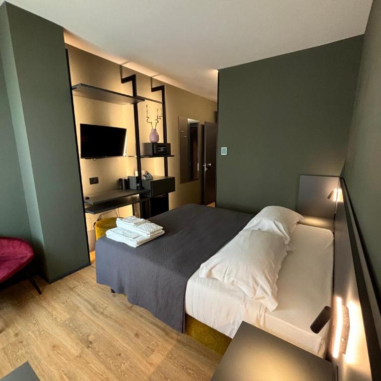 Levelup - Standard Double Room - 5