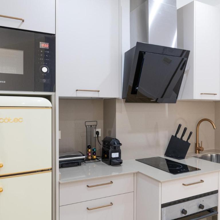 Apartamento moderno céntrico con AC y Luz natural - Two-Bedroom Apartment - 15