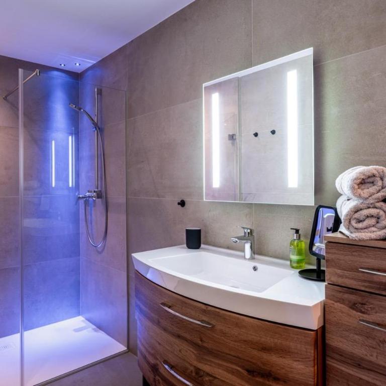 Marios Appartement - Apartment mit Dusche - 1