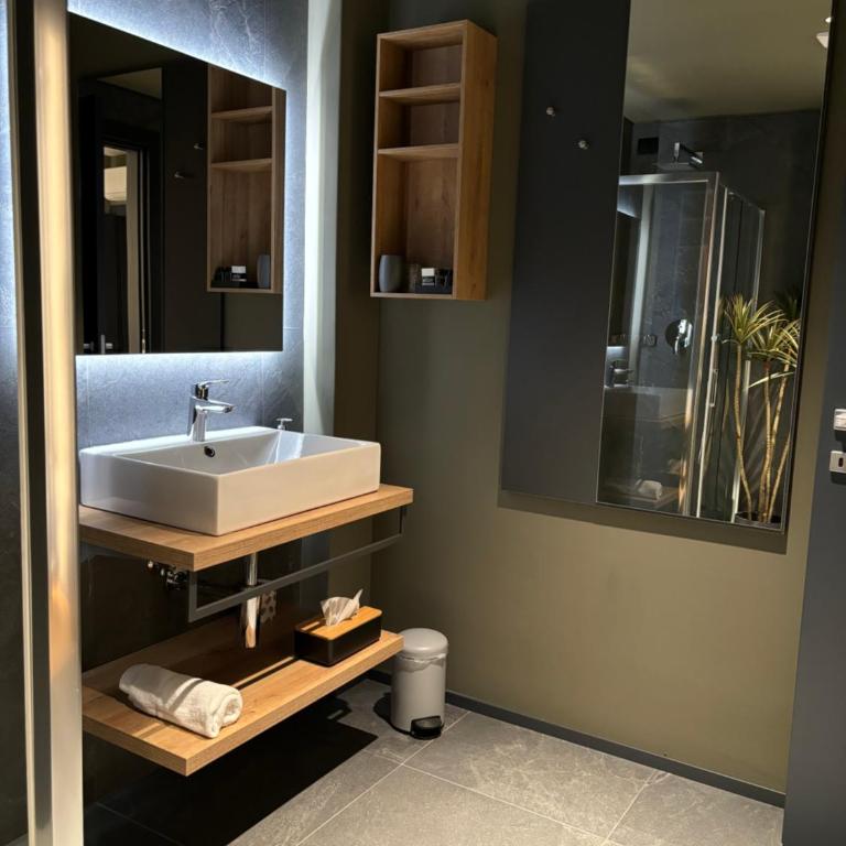 Levelup - Standard Double Room - 7