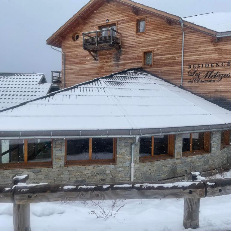 appartement d'exception type chalet, cheminée,3 chambres, piscine intérieure, ski room et sauna privés, garage - Three-Bedroom Apartment - 4