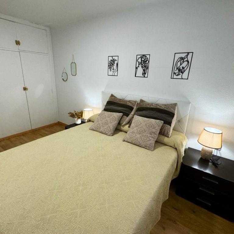 Alojamiento Barbastro - Three-Bedroom Apartment with View - 14