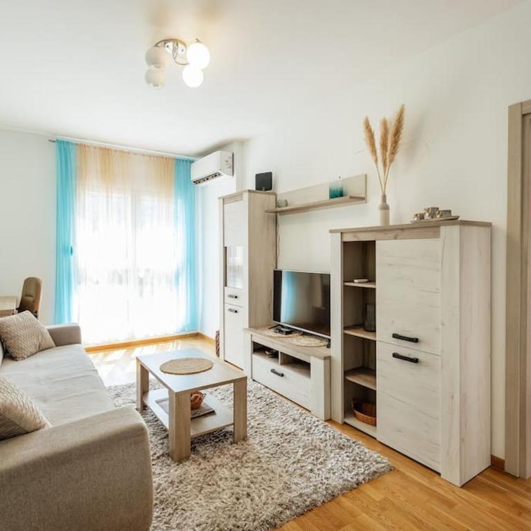 Luka 17 - Two-Bedroom Apartment - 8