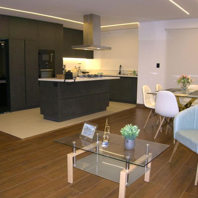 Alojamiento de lujo con parqueadero privado, en Loja - Apartamento de 2 dormitorios - 11