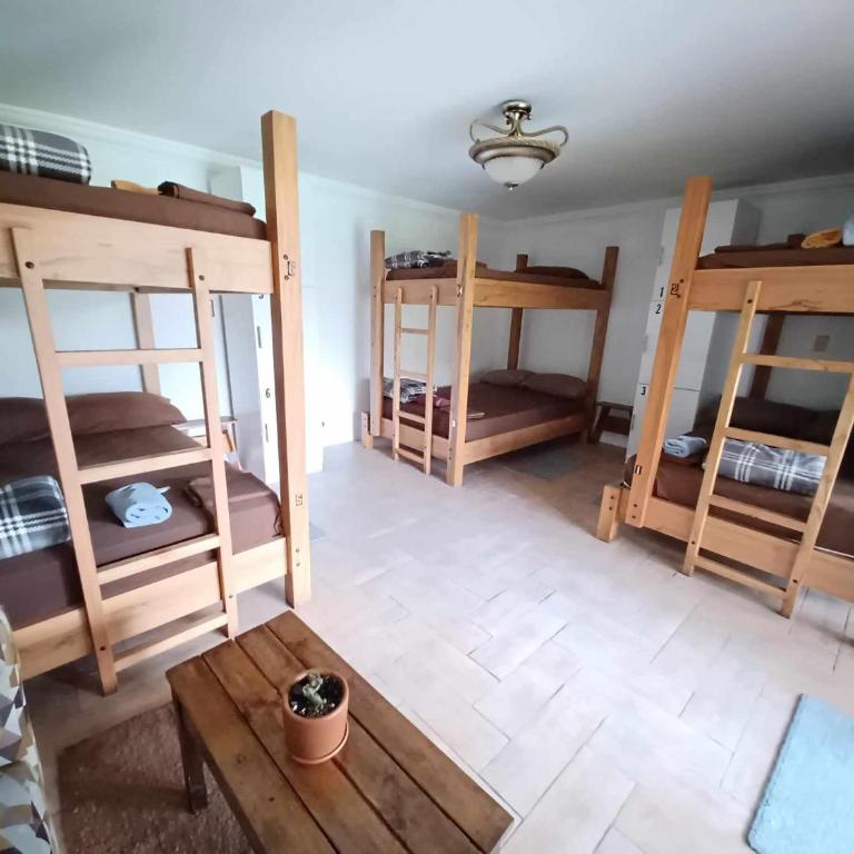 Hostel Mochiliers Bed and Breakfast - Cama en habitación compartida mixta de 6 camas - 2