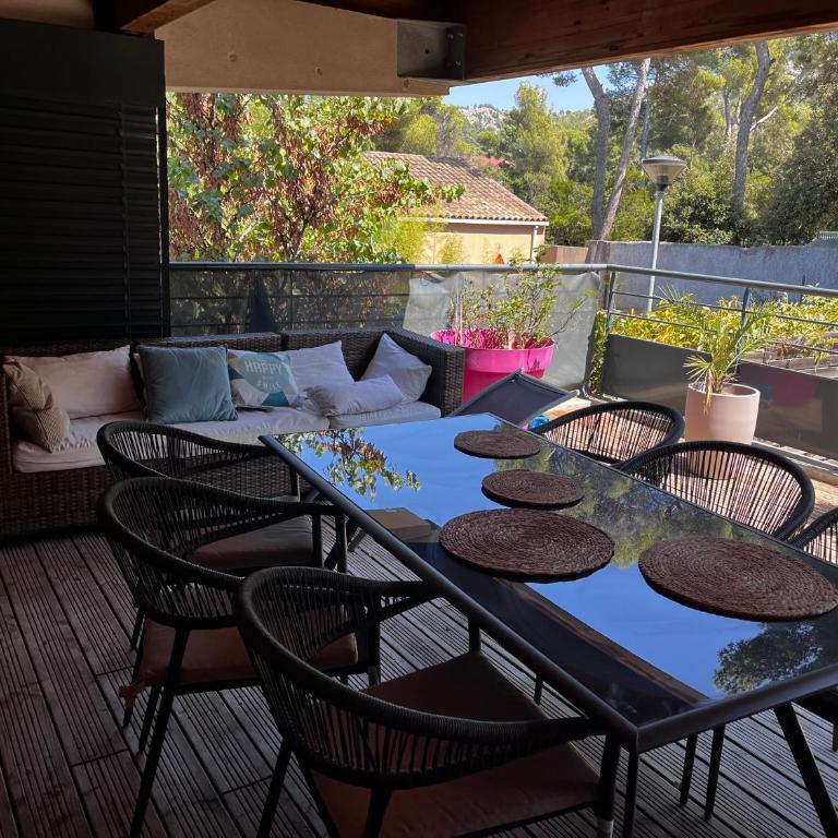 Morgiou Sormiou Marseille T4 climatisé familial - 3 Chambres - Terrasse bois - jardin privatif - Calanques à pied - Plages & Vélodrome à 10 min - Idéal Familles & Randonneurs & Grimpeurs - Escalade à 5 min - Marseille Sud - Apartment mit 3 Schlafzimmern - 1
