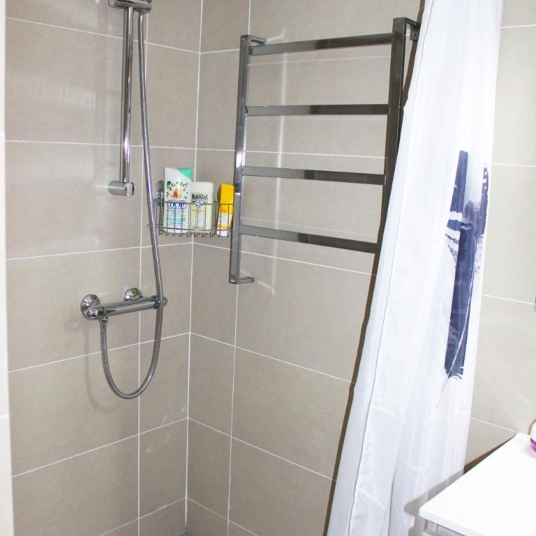 Lofty - Massena sq - 5 min walk Beach - Appartement - 16