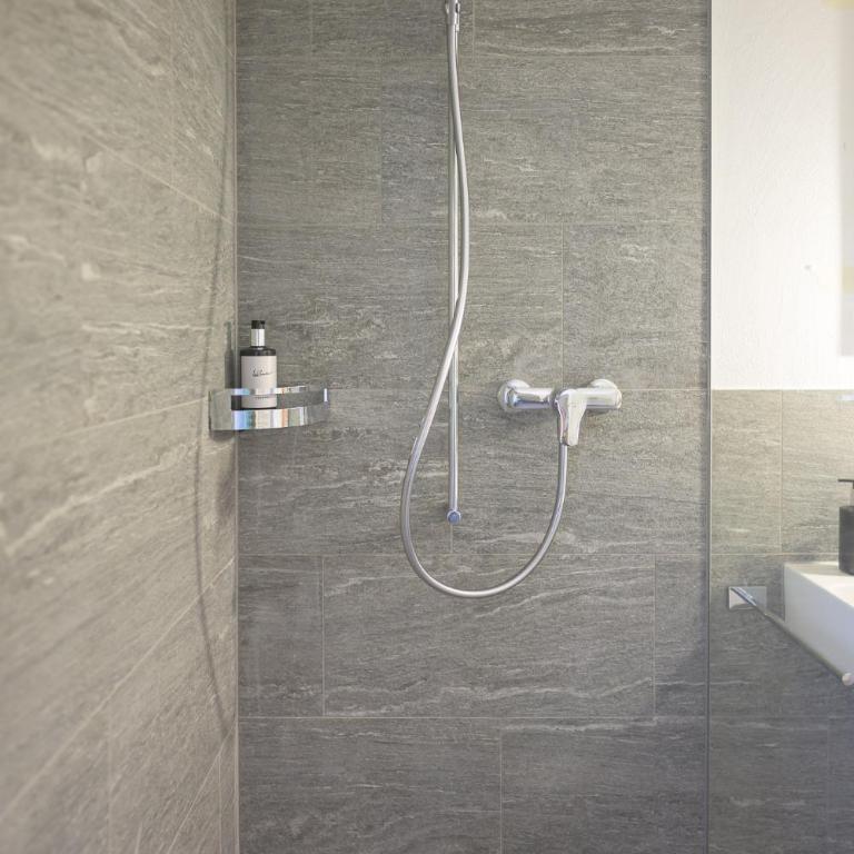 Hotel Seehof Laax - Doppelzimmer mit Gemeinschaftsbad - 7