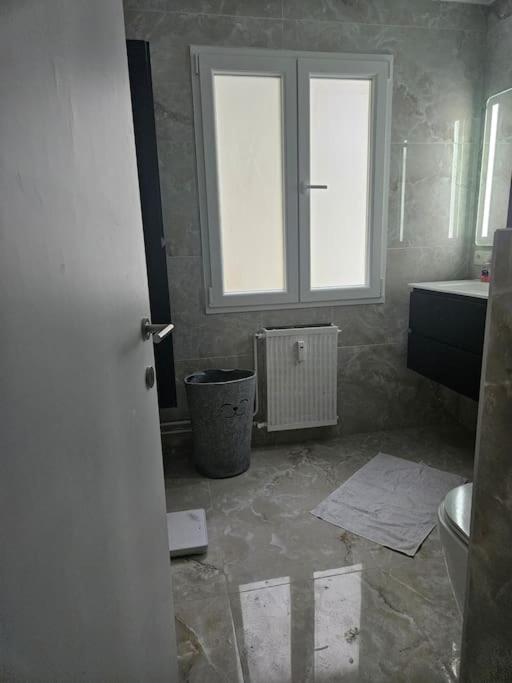 Appartement refait à neuf I chambre #2 sur 4 - One-Bedroom Apartment - 12