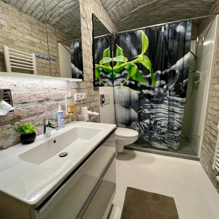 Adlzreiter City Pension - Zweibettzimmer mit Gemeinschaftsbad - 15