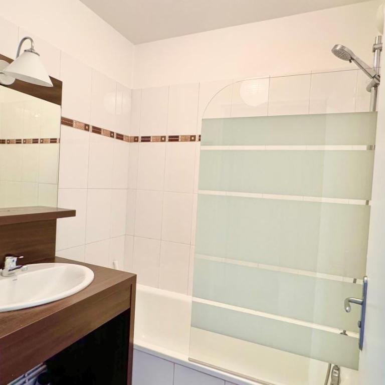 Logement lumineux 10min Disney - Appartement 1 Chambre - 10