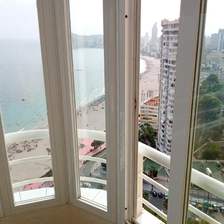 NUEVO APTO BALCON DE PONIENTE 1 A LÍNEA PLAYA TORRE 2 LUXE SM CON AIRE, PISCINA,JAR VISTAS ESPECTACULARES AL MAR De BENIDORM - Apartamento de 2 dormitorios - 63
