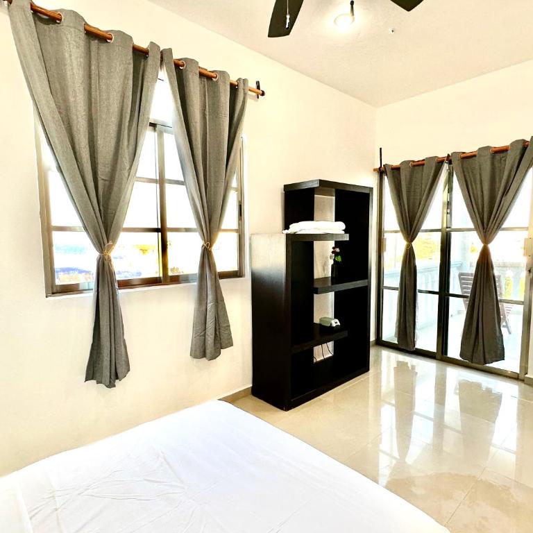 Spacious 3-story private house with ocean view - Five-Bedroom House - 34