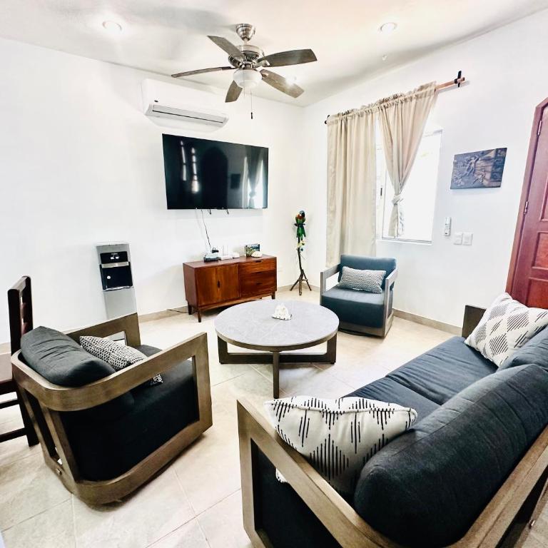 Spacious 3-story private house with ocean view - Five-Bedroom House - 6