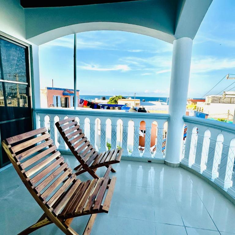 Spacious 3-story private house with ocean view - Five-Bedroom House - 1