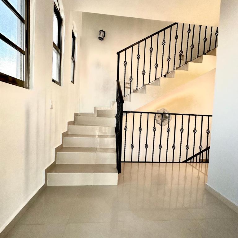 Spacious 3-story private house with ocean view - Five-Bedroom House - 71
