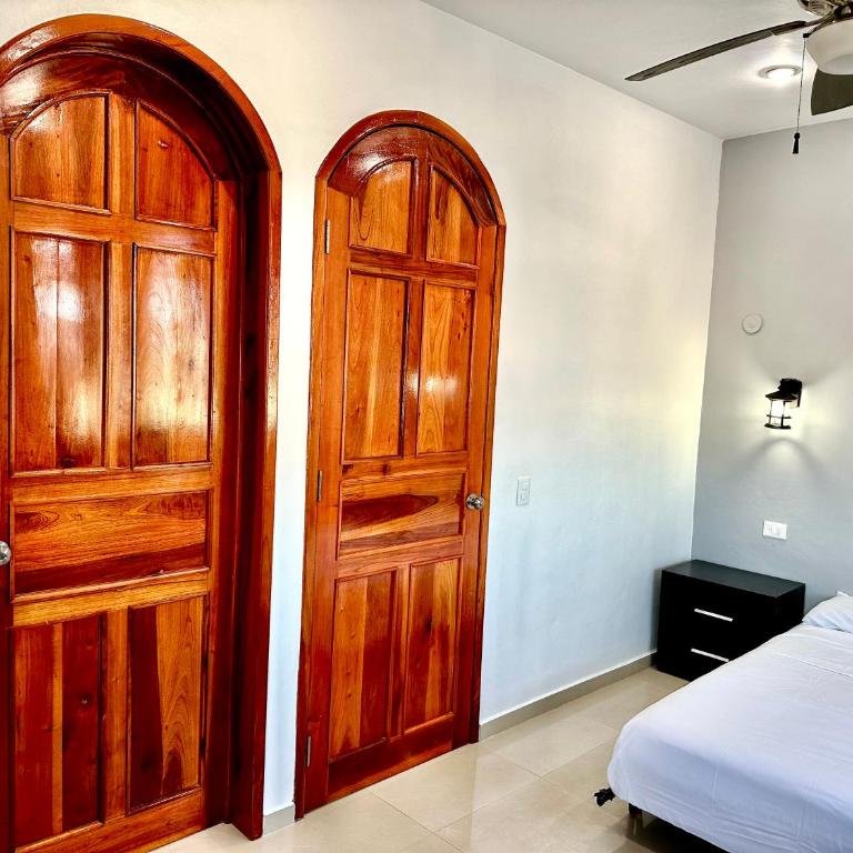 Spacious 3-story private house with ocean view - Five-Bedroom House - 42