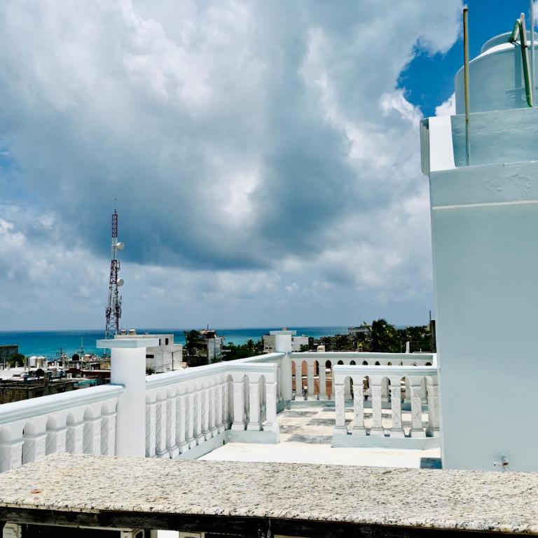 Spacious 3-story private house with ocean view - Five-Bedroom House - 75