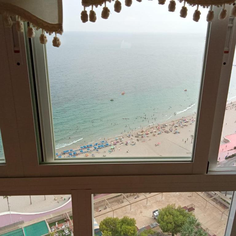 NUEVO APTO BALCON DE PONIENTE 1 A LÍNEA PLAYA TORRE 2 LUXE SM CON AIRE, PISCINA,JAR VISTAS ESPECTACULARES AL MAR De BENIDORM - Apartamento de 2 dormitorios - 35