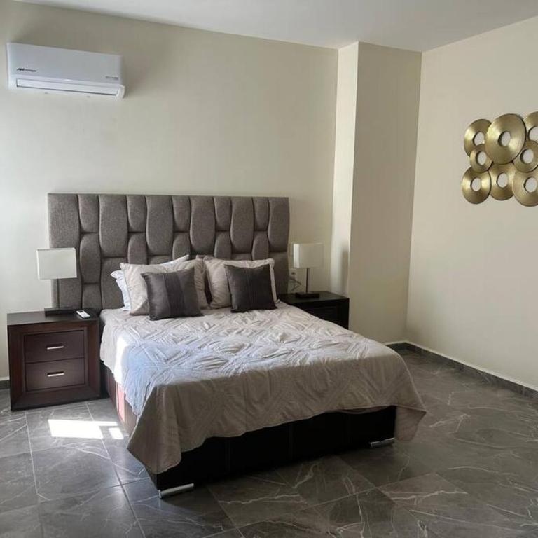 Nightlife Haven - One-Bedroom Apartment - 1