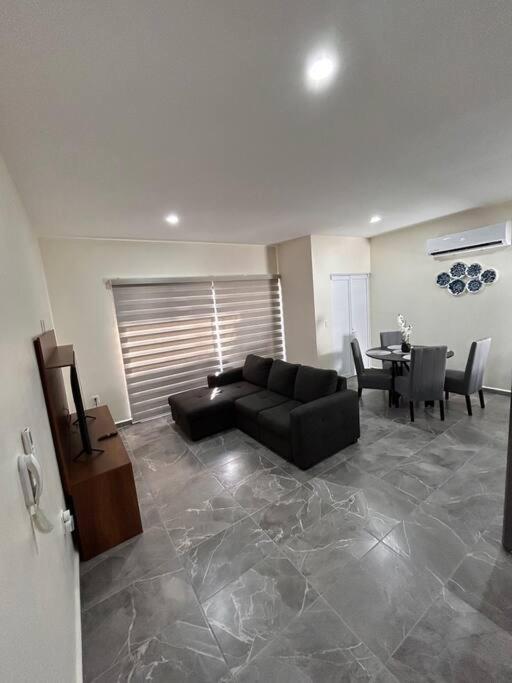 Nightlife Haven - One-Bedroom Apartment - 11