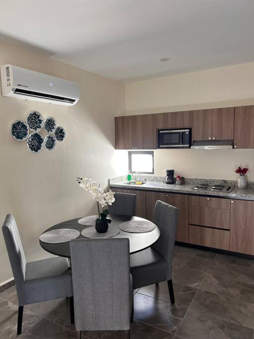 Nightlife Haven - One-Bedroom Apartment - 14