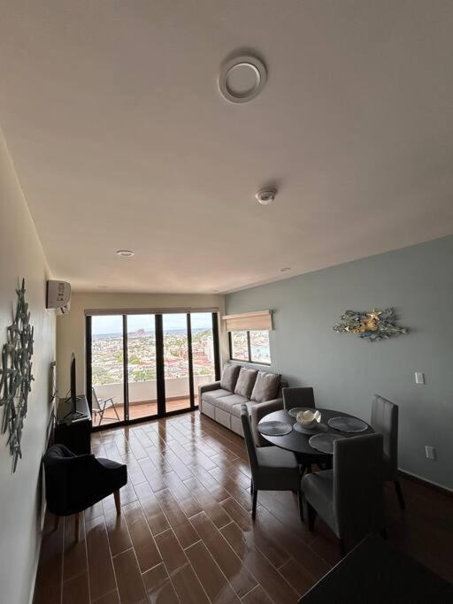 Stunning Oceanview apartment in Mazatlan - One-Bedroom Apartment - 11