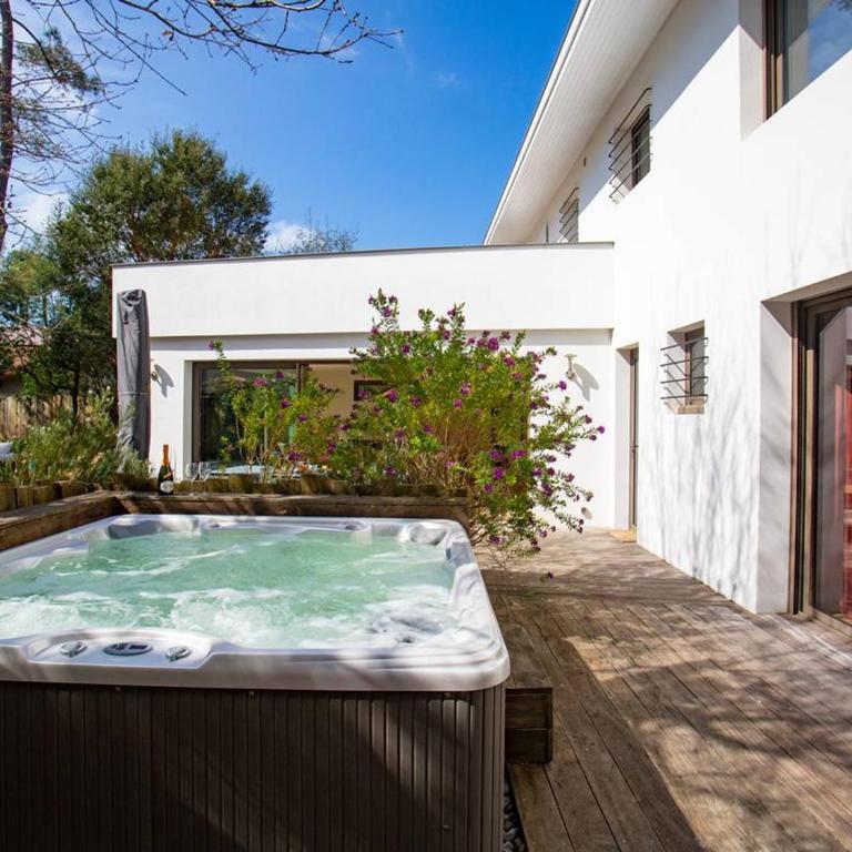 Villa rénovée avec spa et piscine chauffée à Hossegor, proche plage et golf - Villa mit 3 Schlafzimmern - 7