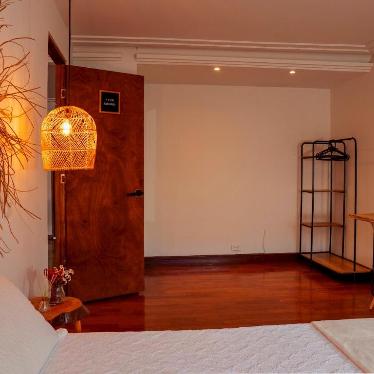 Elegante habitación baño compartido en Poblado -A7 - Habitación Doble con baño compartido - 6