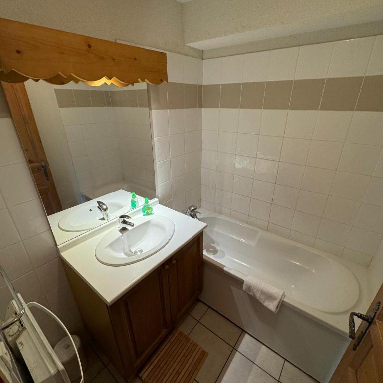Grand Panorama 216 - 2 bed Apt, next to Bettex lift, sleeps 6 - Two-Bedroom Apartment - 21