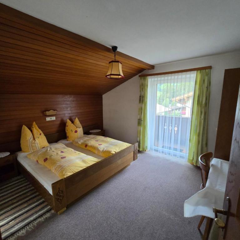Haus Talblick - Doppelzimmer mit Dusche - 3
