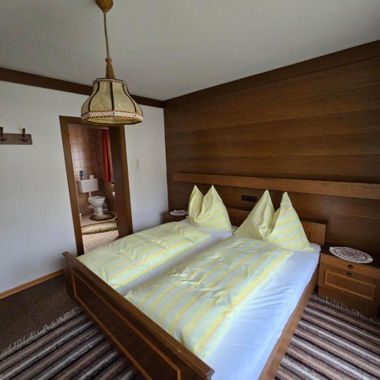 Haus Talblick - Doppelzimmer mit Dusche - 6