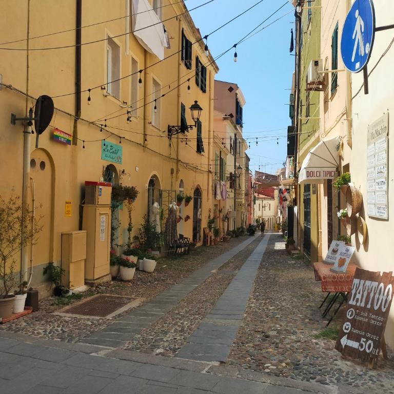 Nice apt in a street in old town - One-Bedroom Apartment - 25