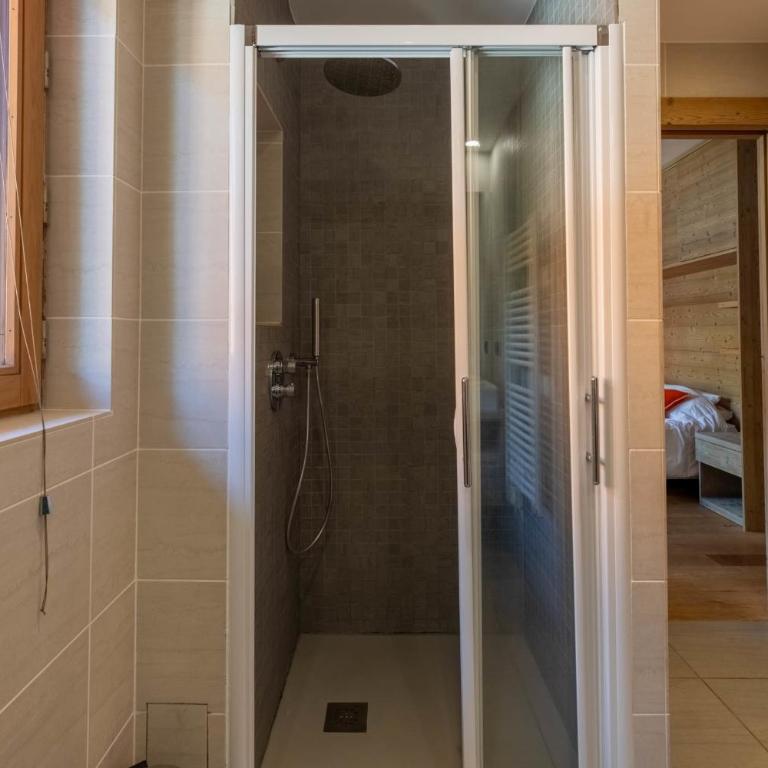 Chalet in méribel center with outdoor jacuzzi and sauna - Chalet - 24