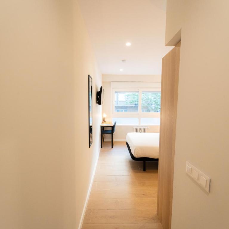 I'M Room Suites Nuevos Ministerios - Bernabeu 'Digital Access' - Habitación Doble con baño privado - 7