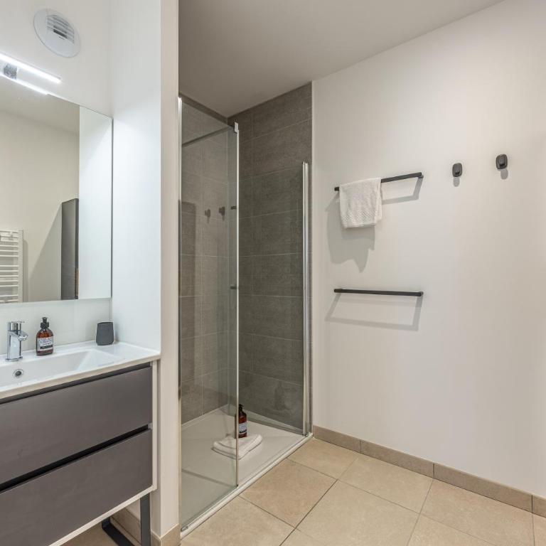Le Vertigo - Appt proche de la plage - Three-Bedroom Apartment - 10