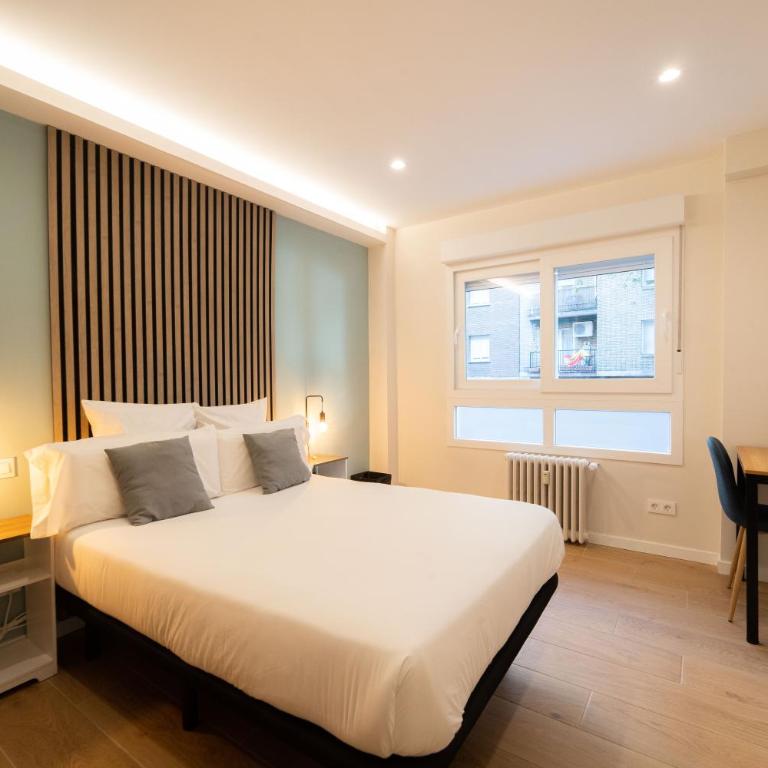 I'M Room Suites Nuevos Ministerios - Bernabeu 'Digital Access' - Habitación Doble con baño privado - 3