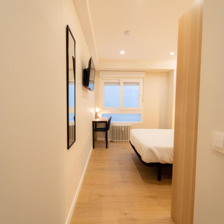 I'M Room Suites Nuevos Ministerios - Bernabeu 'Digital Access' - Habitación Doble con baño privado - 4