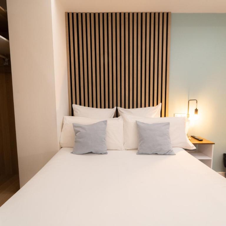 I'M Room Suites Nuevos Ministerios - Bernabeu 'Digital Access' - Habitación Doble con baño privado - 3